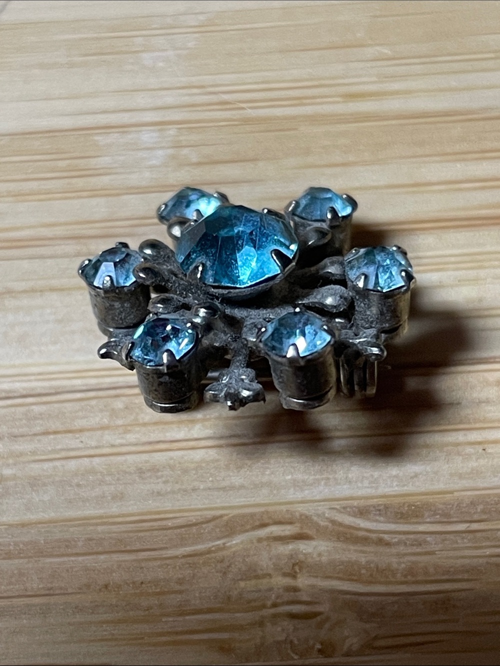 Vintage Blue Crystal snowflake scatter pin - Picture 4 of 5